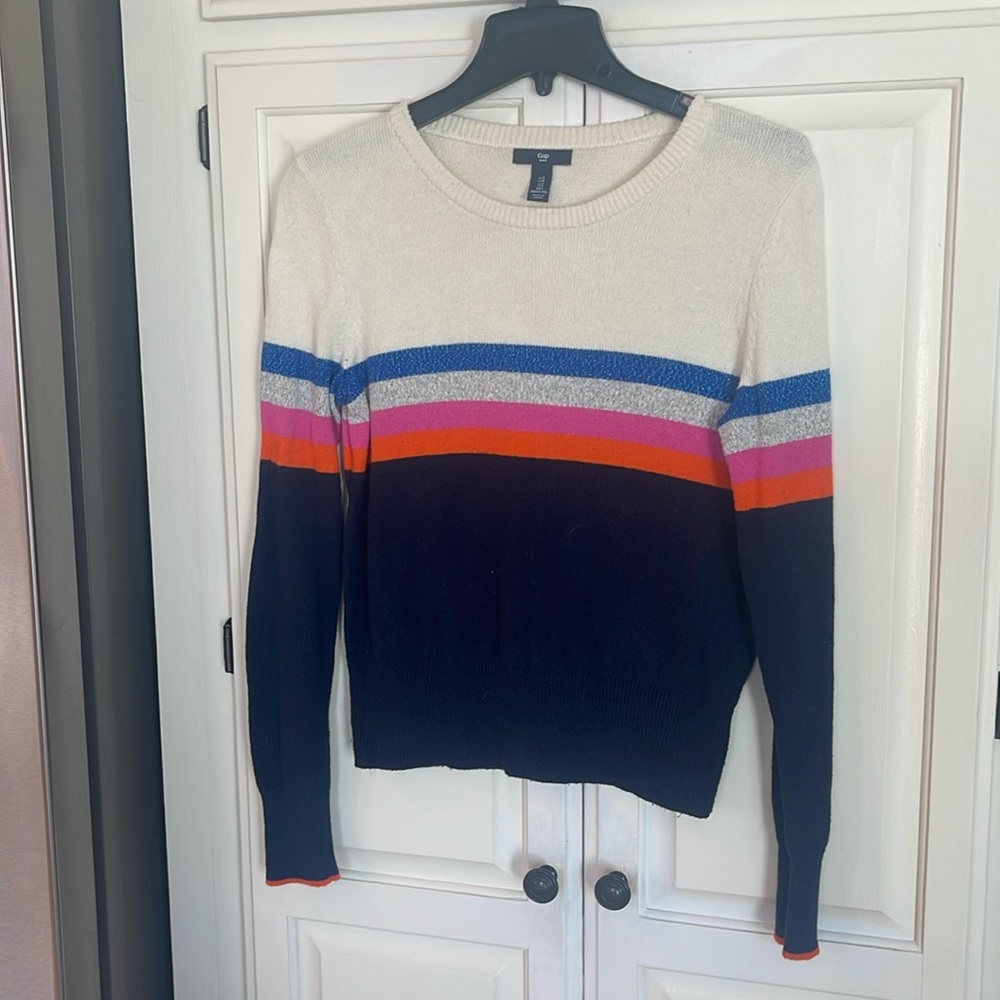 Gap sweater. Size small. Great condition